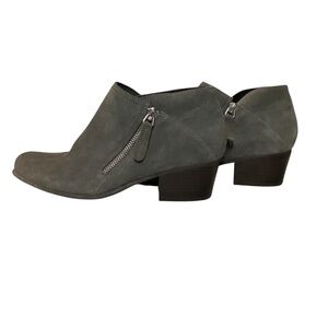 Van Eli Size 6 Dark Grey Faux Suede Block Heel Ankle Booties